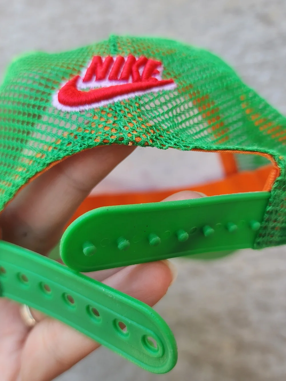 Nike Multicolor‎ Polka Dot Cap Green Mesh Snapback Hat Red Swoosh, Child Size